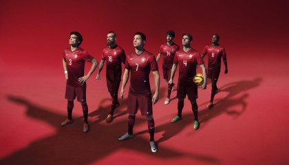 华体会官方_西甲争四格局骤变！巴萨稳坐领头羊宝座，黄潜客场翻盘跻身三甲，欧冠席位争夺陷入混战