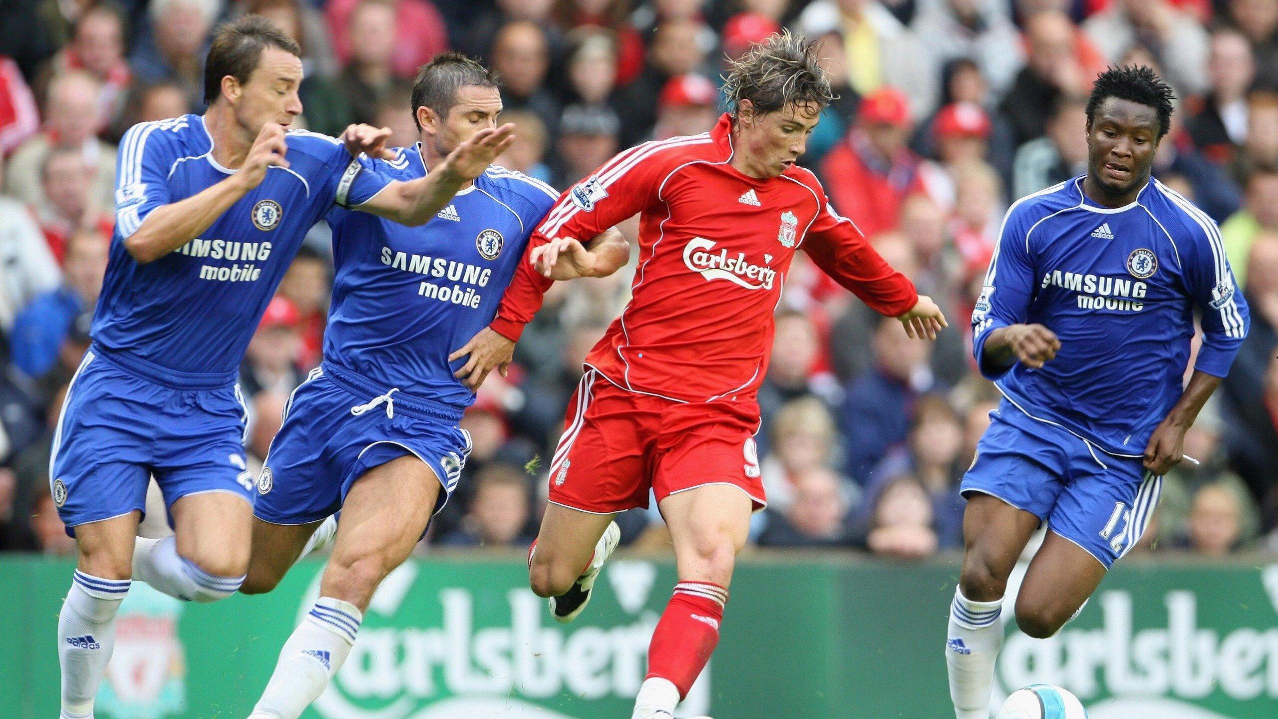 血色印记见证拼搏时刻！杨瀚森激战留痕，镜头特写震撼球场